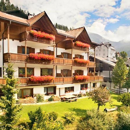 Garni Alba Bed & Breakfast Ortisei Exteriér fotografie