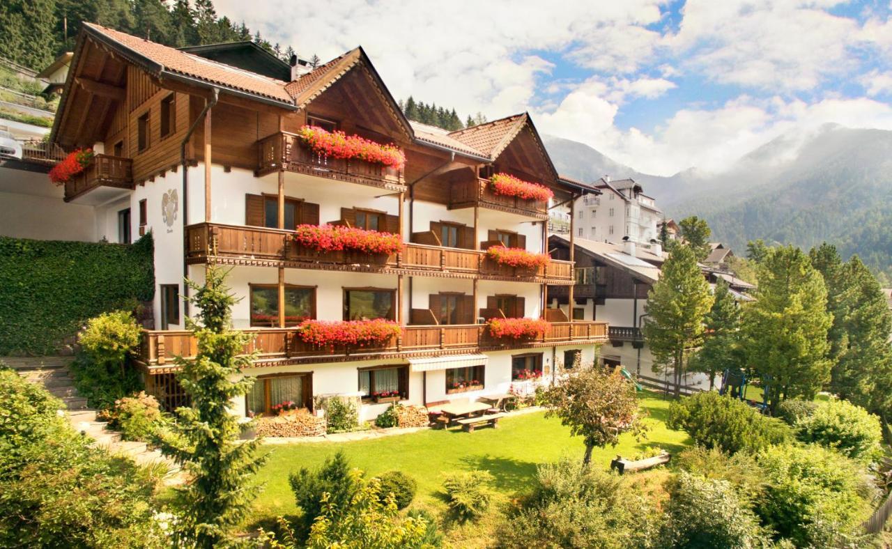 Garni Alba Bed & Breakfast Ortisei Exteriér fotografie