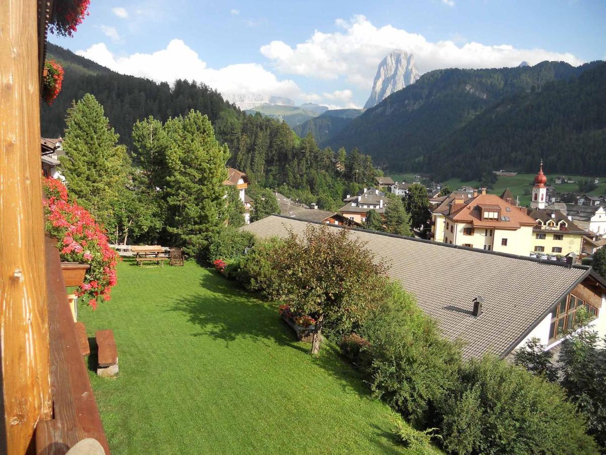 Garni Alba Bed & Breakfast Ortisei Exteriér fotografie